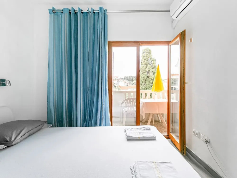 Cozy Holiday Home in Sumartin near Sea