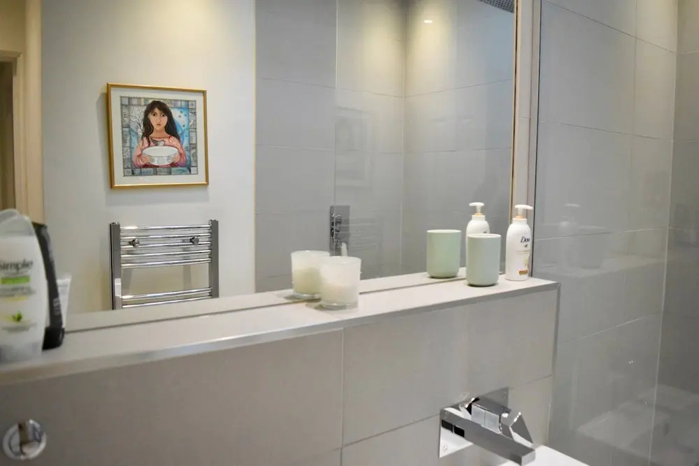 Modern 1 Bedroom Kensington Flat With Roof Terrace