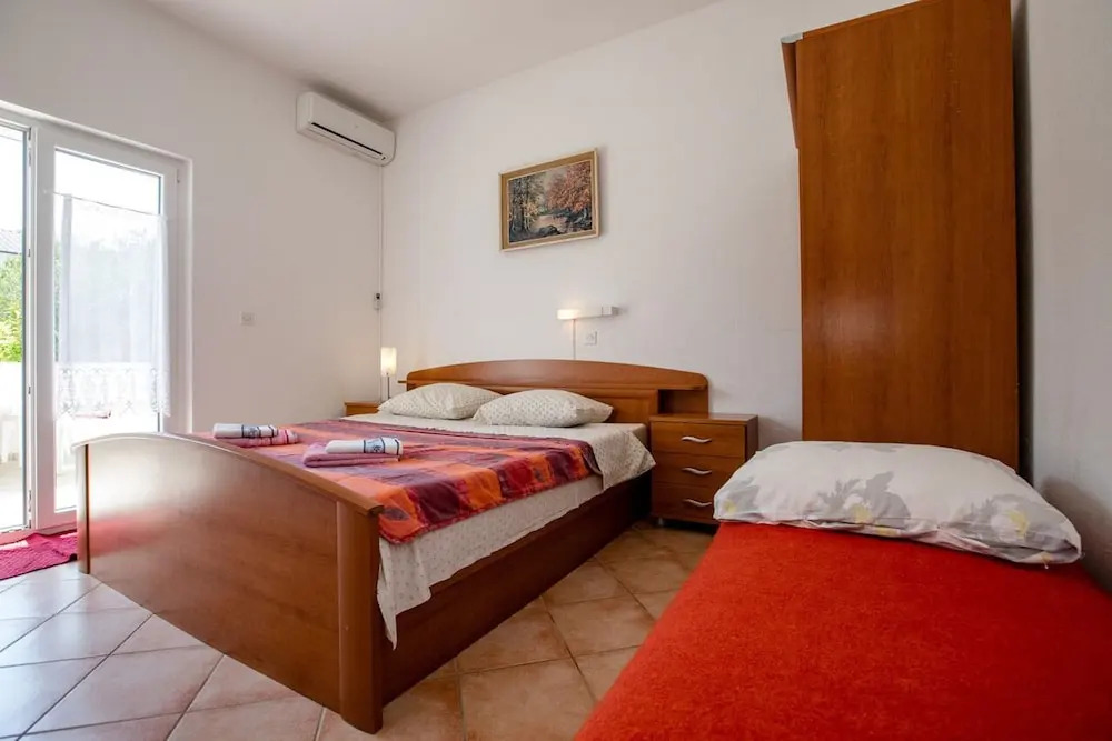 The Apartment is on the Ground Floor - 1 Entire Floor 110 m2