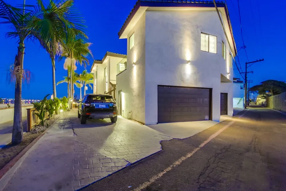 Point Break 2 3 Bedrooms 3.5 Bathrooms Condo