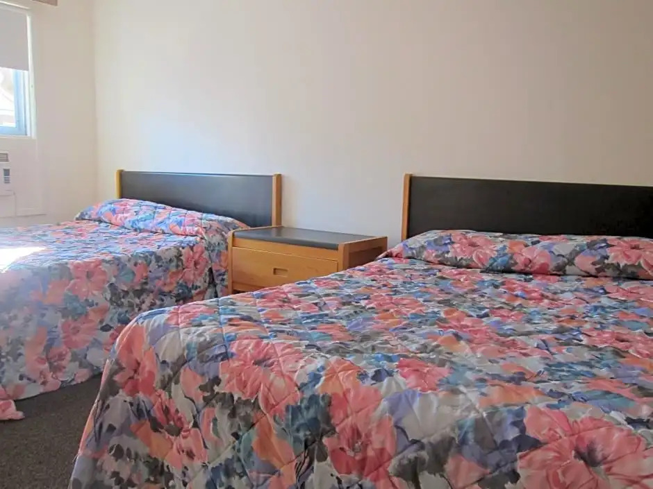Shine Motel