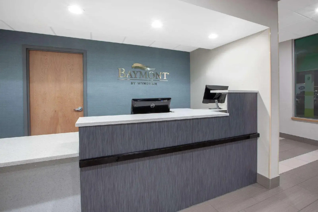 Baymont by Wyndham Grand Rapids Near Downtown