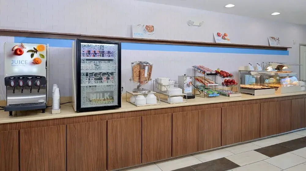 Holiday Inn Express & Suites Lexington East - Winchester Rd