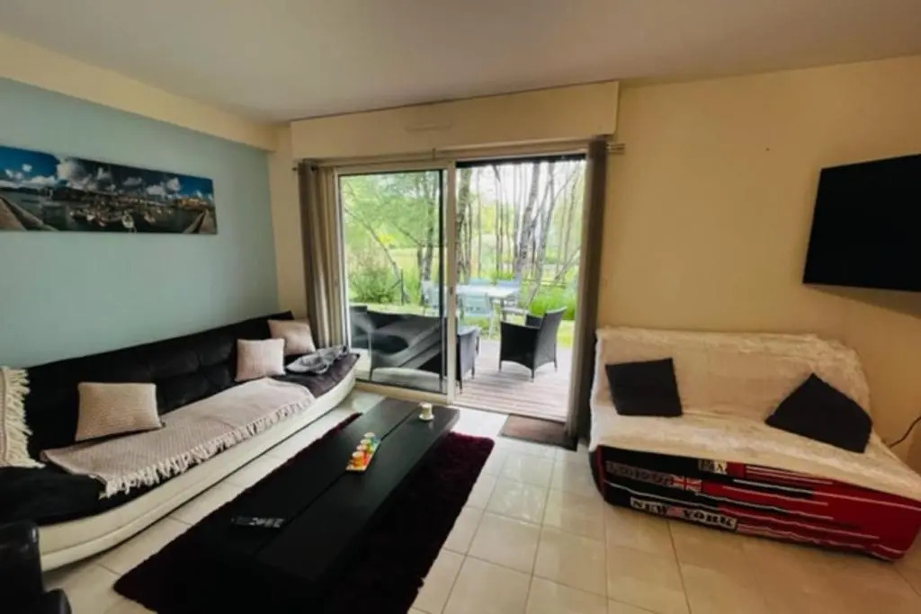 72m With Terrace And Garden Center Of Baden