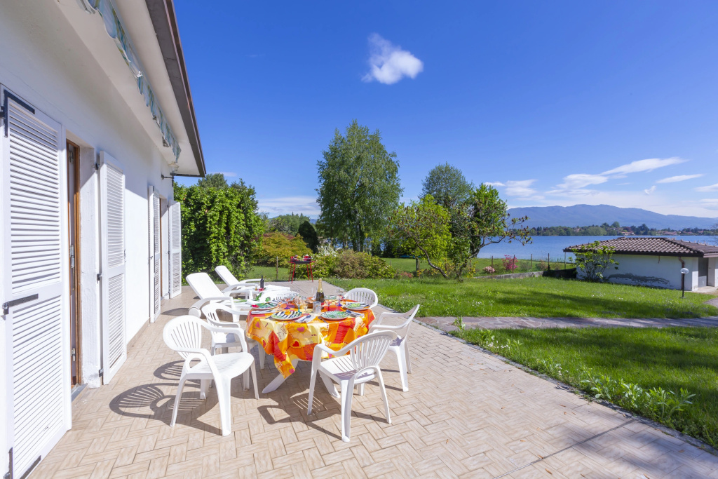 Villa Martine Au Bord Du Lac - Happy Rentals