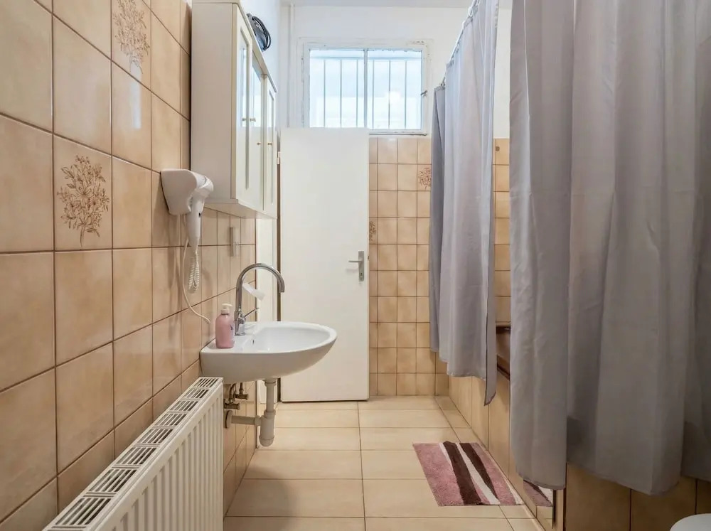 Modern 3BR Apartment Close to Belvedere