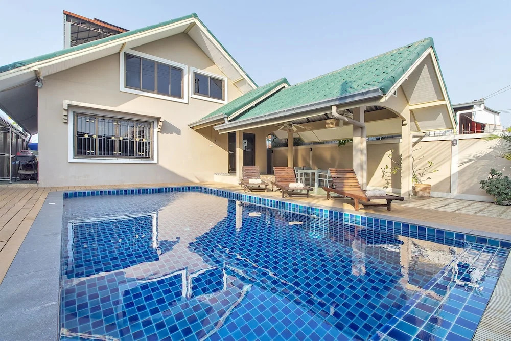 Pool Villa Tanzanite near Walking Street