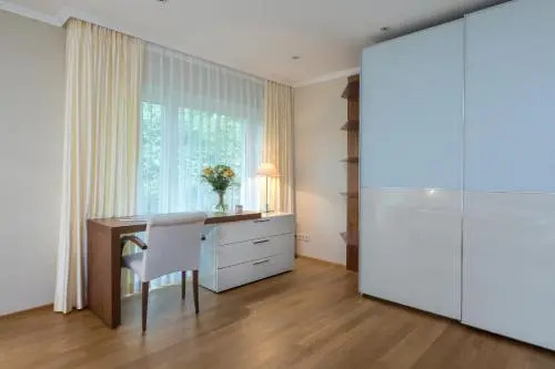 Allee Apartment