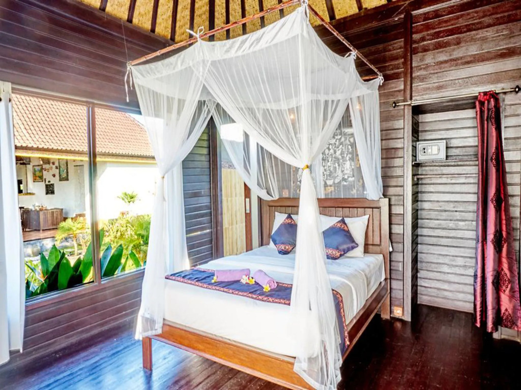 Sunrise Huts Lembongan