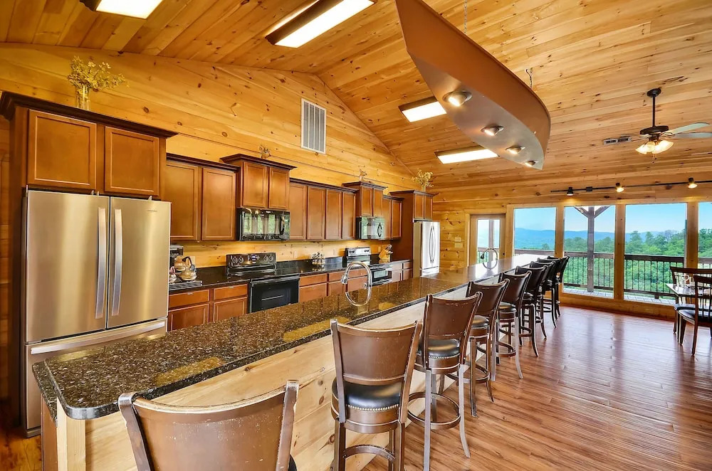 Gatlinburg Mansion 14 Bedroom Cabin by RedAwning
