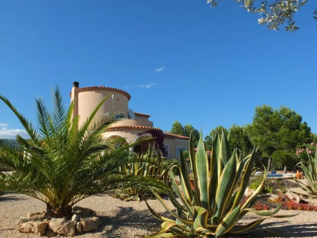 Villa Oasis 4bedroom villa with air-conditioning & large private swimming pool