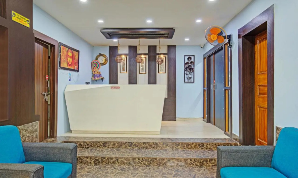 Itsy Hotels Sidhartha Residency