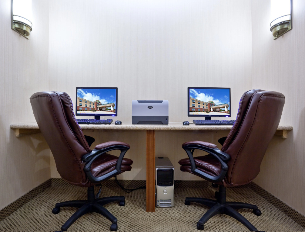 Holiday Inn Express Hotel & Suites Tipp City by IHG