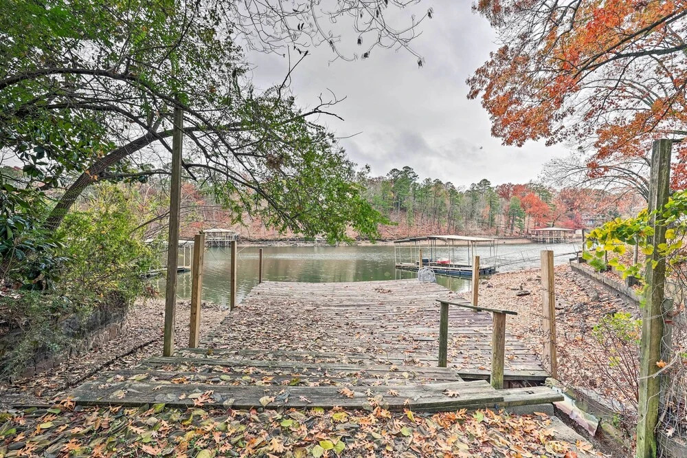 Tranquil Retreat w/ Dock on Lake Hamilton