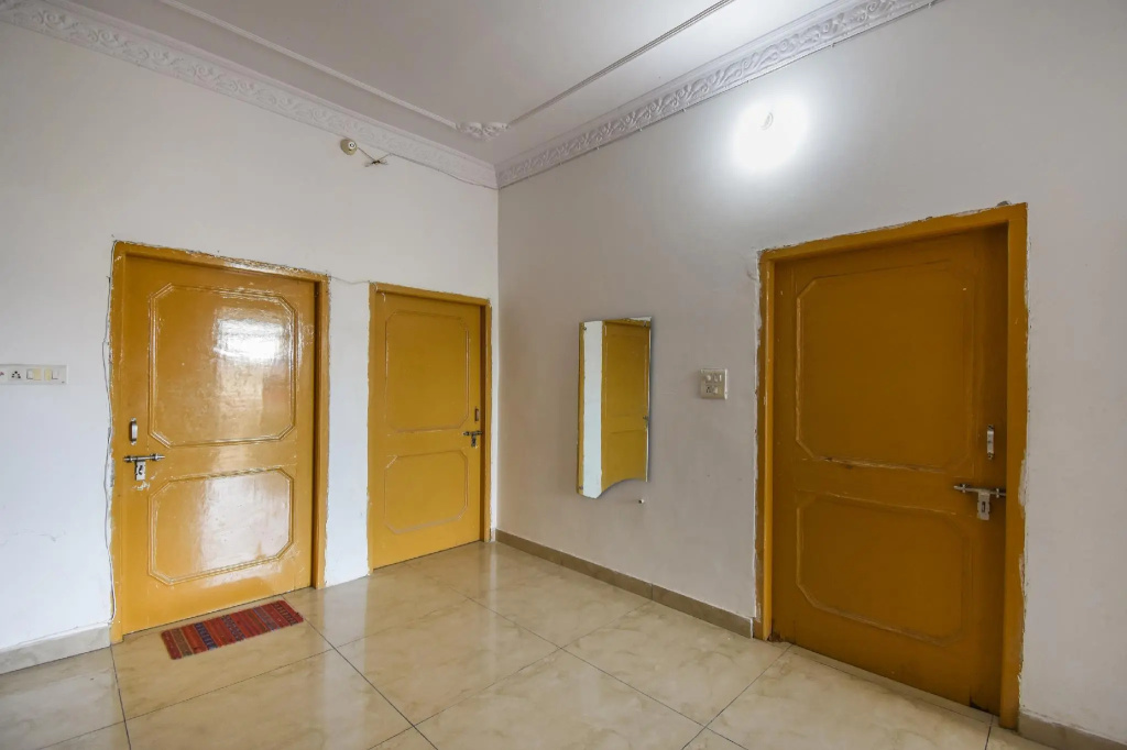 OYO 74755 Grand Red Villa