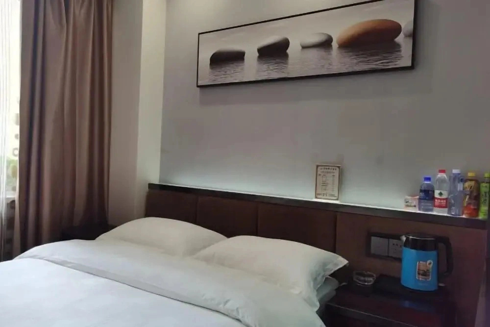 East Pole Holiday Hotel