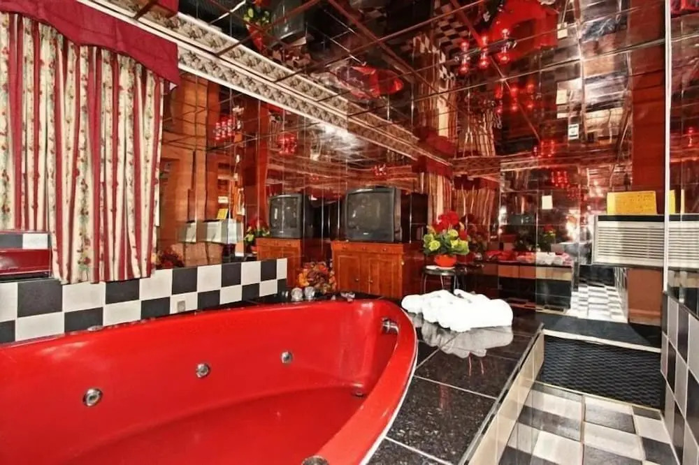 Regal Inn & Suites