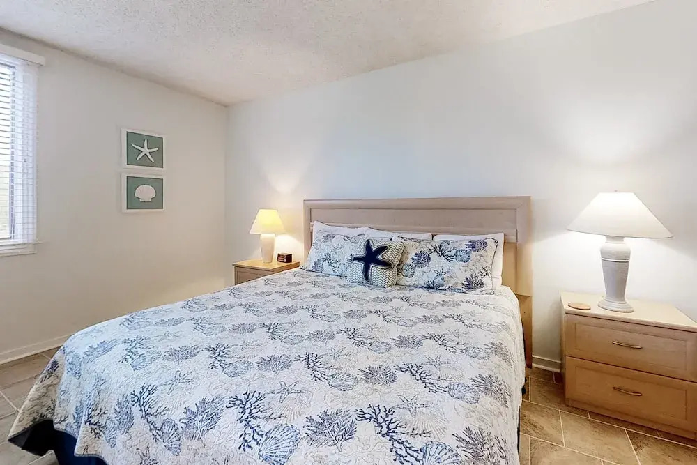 Oceanfront Condo With Large Balcony, Pool, Central AC & Views