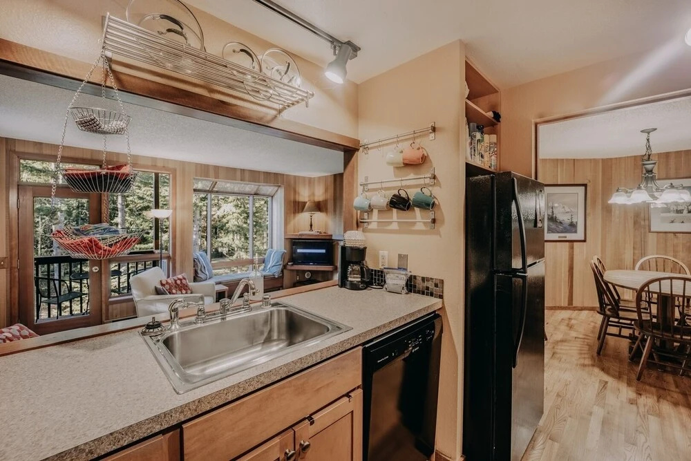 41sw - Sauna - Wifi - Fireplace - Sleeps 8 3 Bedroom Home by Redawning