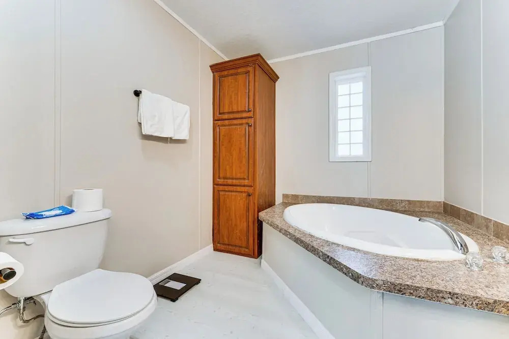 7 Mi to Disney: Pet-friendly Home w/ Yard