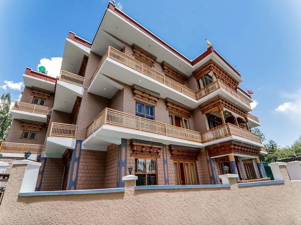 Oyo 38068 Sankar Residency