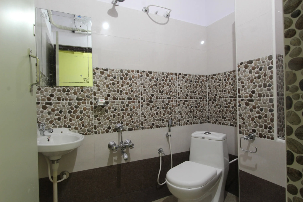Hotel O V R Residency Near Sri Amruth Chithra Mandira