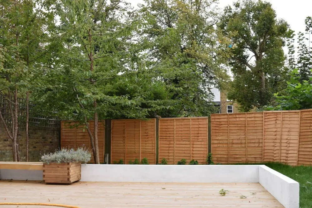 Newly Decorated Contemporary 2 Bedroom Flat