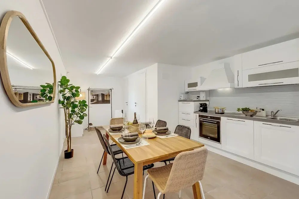 Villa Luce del Sol with Pool - L - Happy Rentals
