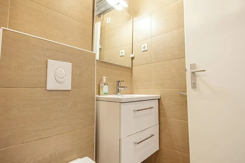 Cozy Apartment for 3 Near Lugner City