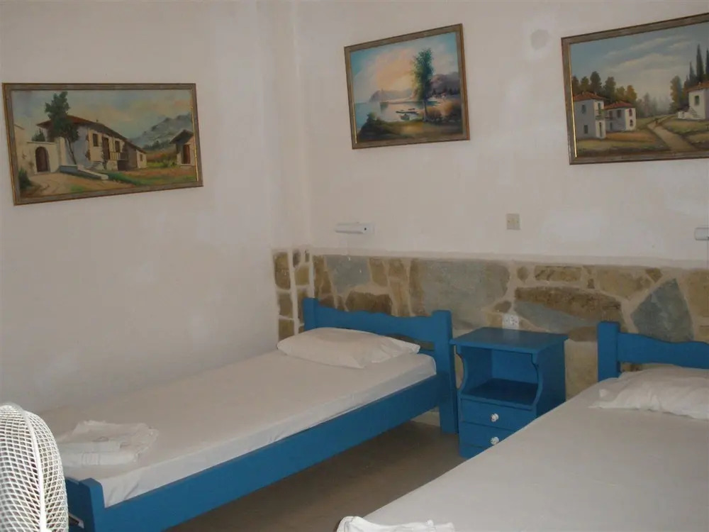 Elenis Apartments