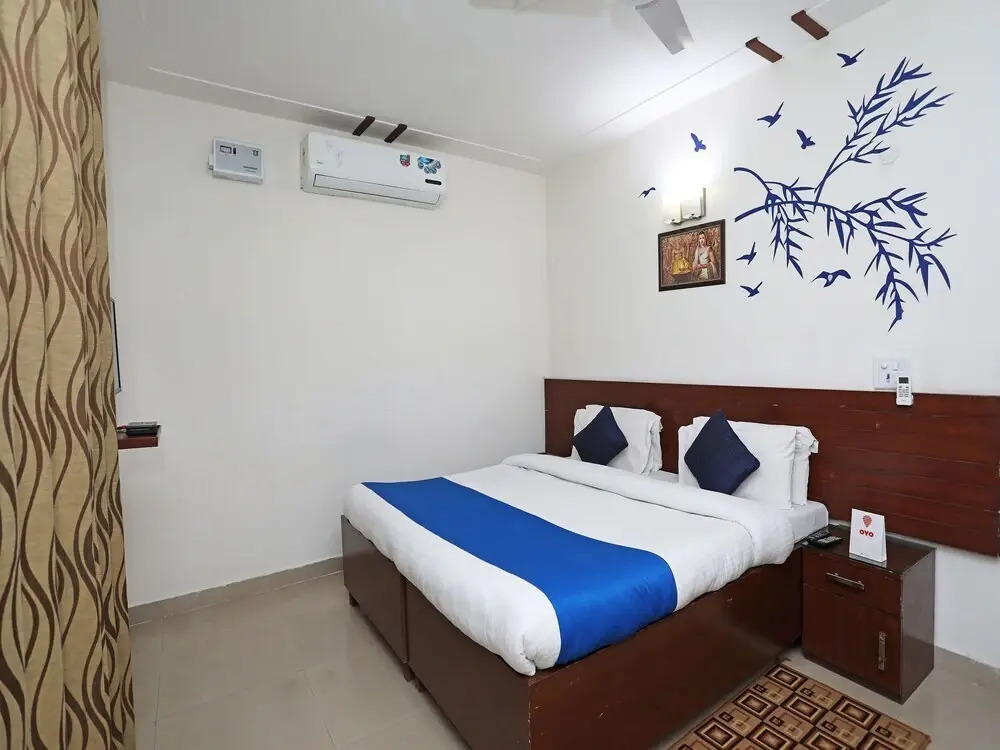 Kumars Hotel by OYO Rooms