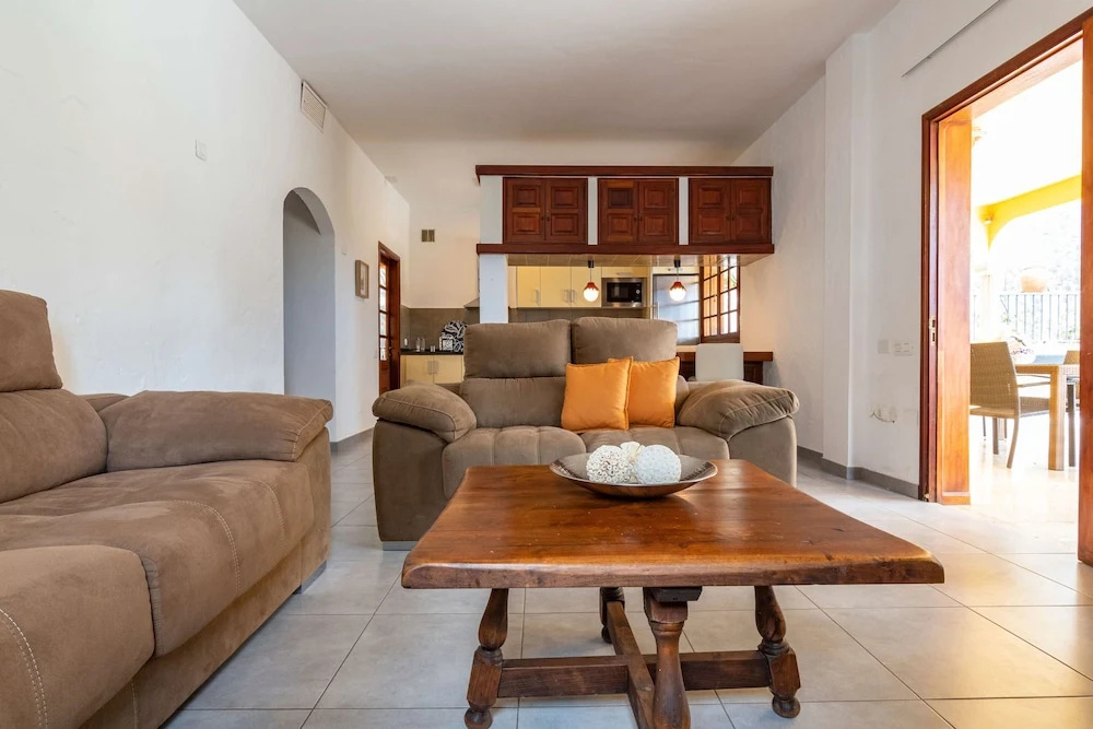 Casa de vacaciones con piscina compartida en Mogán IV