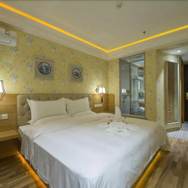 Chinas National Colours Fashion Themed Hotel