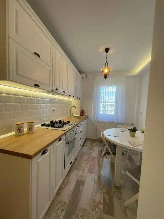 Robert’s Brilliant Apartament