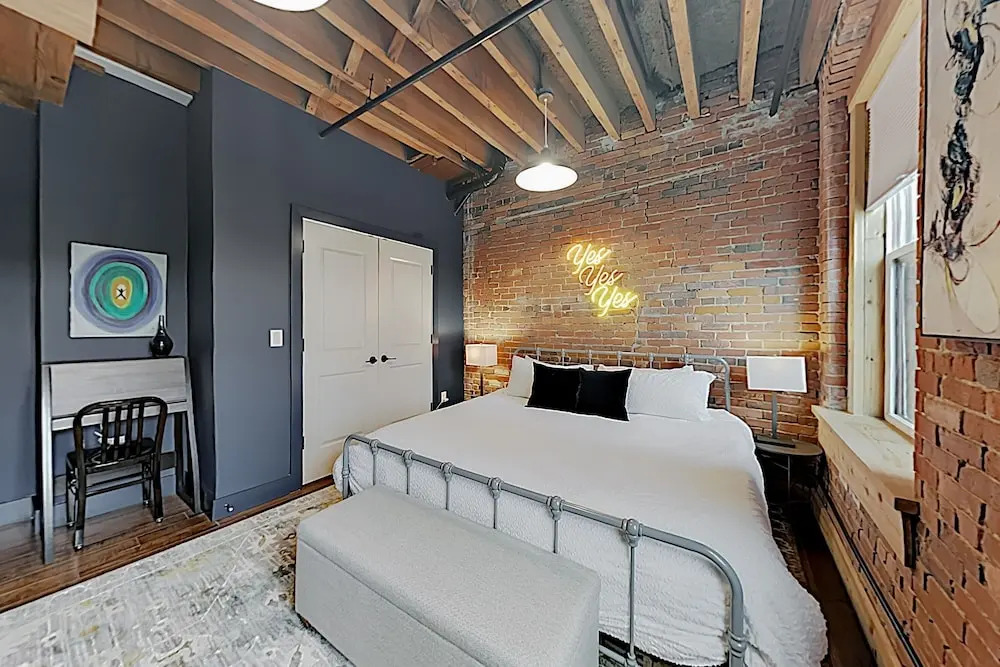 New Listing! Chic 1865 W/ Rooftop Deck 2 Bedroom Condo