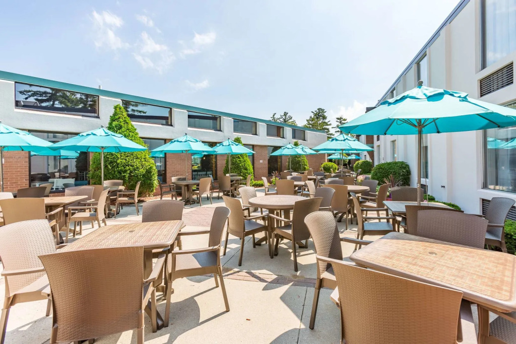 Country Inn & Suites by Radisson, Traverse City, MI