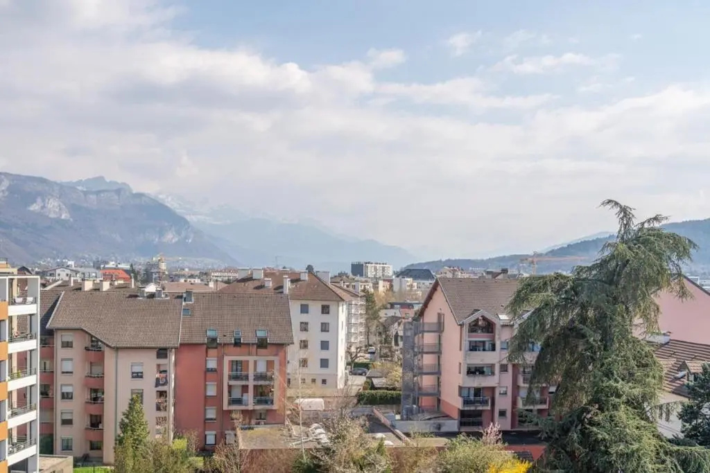 Apartment rated 3 stars for 4 people near the city center