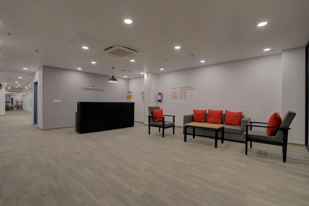 OYO Townhouse 114 Eureka Grand