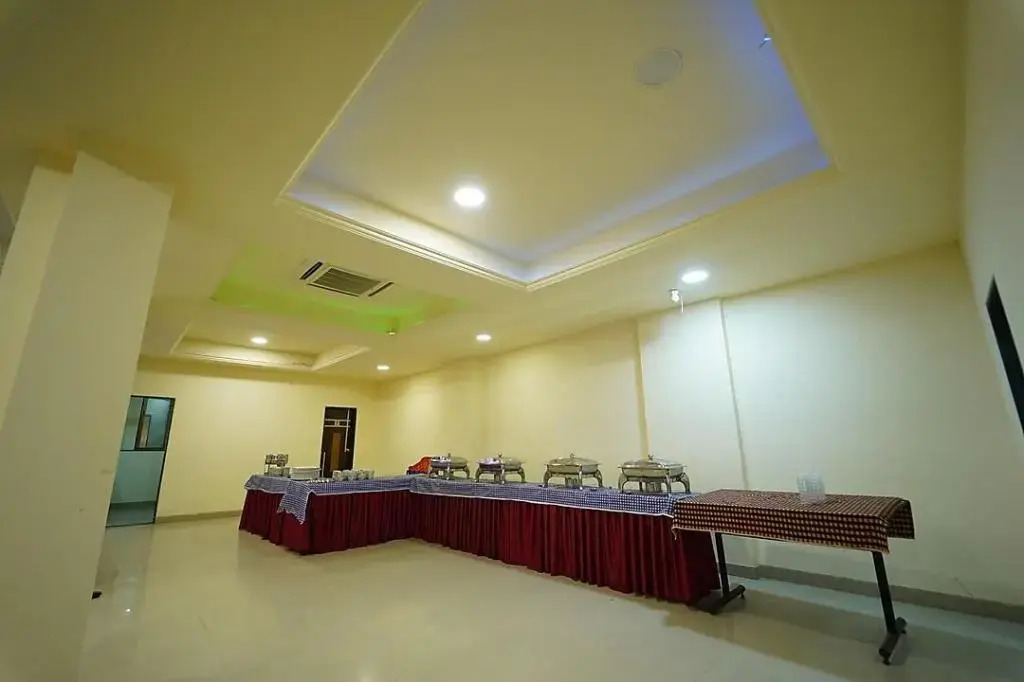 OYO Flagship 4387 Hotel Theem Plaaza
