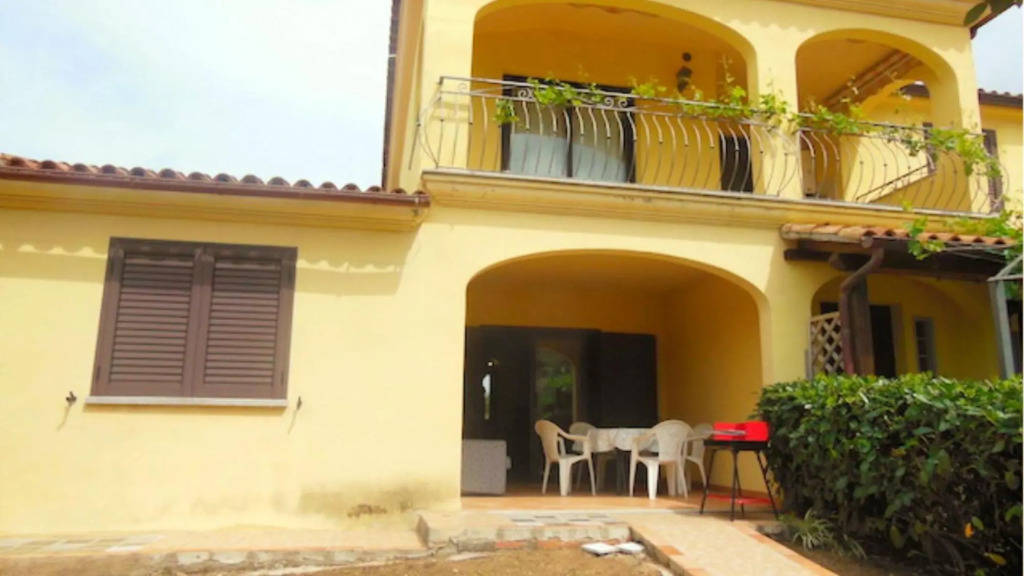 Three-room apartment a few minutes drive from the main beaches-Budi 3