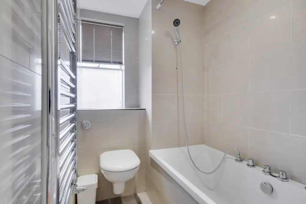 3 Bedrooms  Apartment  Central London