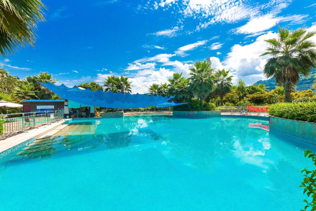 River & Holiday Hotel