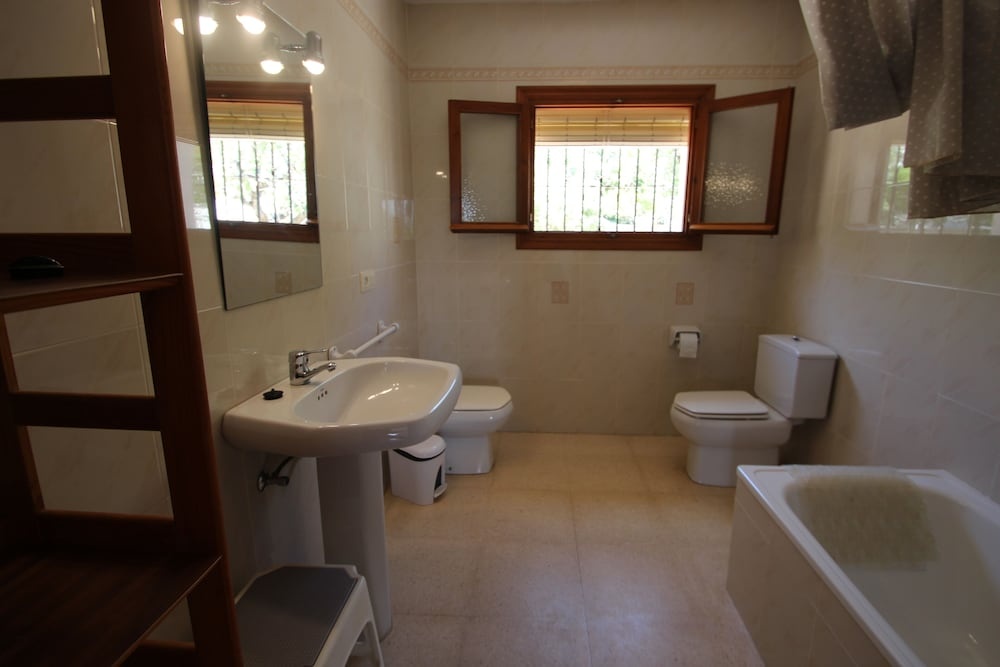 Laura-29A - pretty holiday property with garden and private pool in Calpe