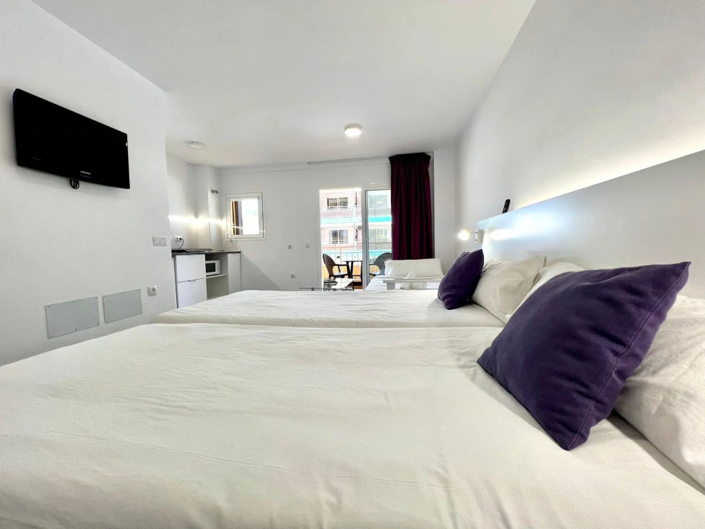 Reformed studio,Wifi,pool, at 250 m from beach