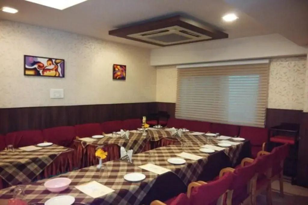 Hotel Apna Avenue