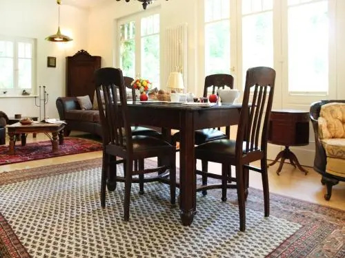 Strandvilla Hubertus Boltenhagen - Ferienwohnungen Apartment mit Parkplatz WLAN Küche Garten Grillplatz Waldbaden