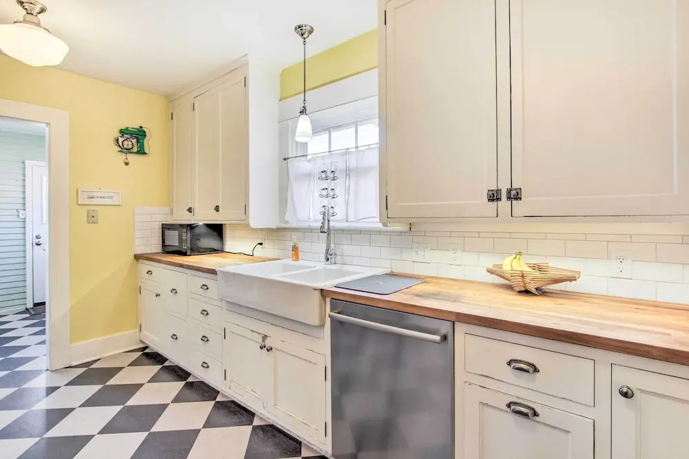Charming Eugene Vacation Home 1 Mi to Dtwn