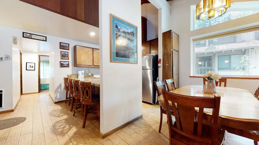 Horizons 4 188 Cozy Condo with Great Complex Amenities, On the Shuttle Route by RedAwning