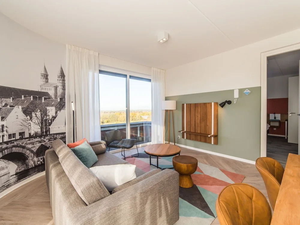 Comfy Apartment, 2 Bath Rooms, 4km From Maastricht