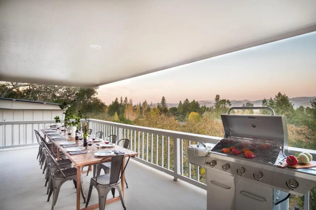 Vino Blanco by AvantStay Private Wine Country Home w Mtn Views Deck